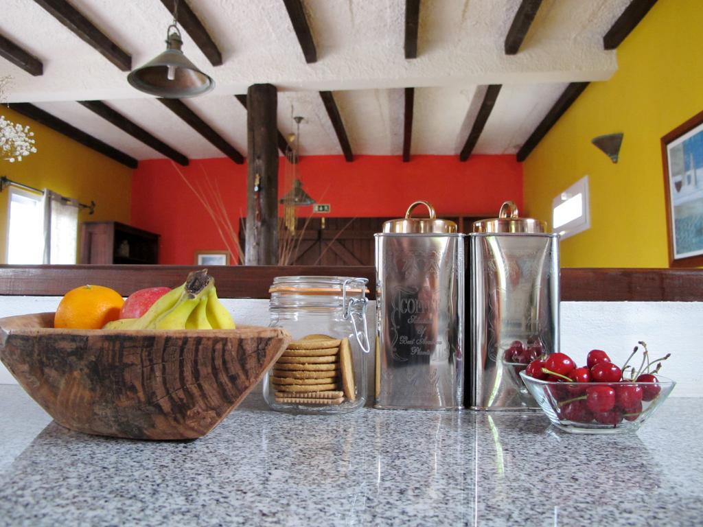 Bisbis House Guest House Porto Moniz Exterior photo