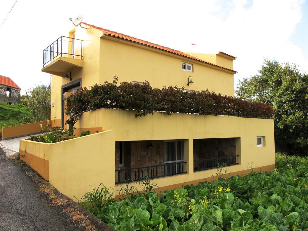 Bisbis House Guest House Porto Moniz Exterior photo